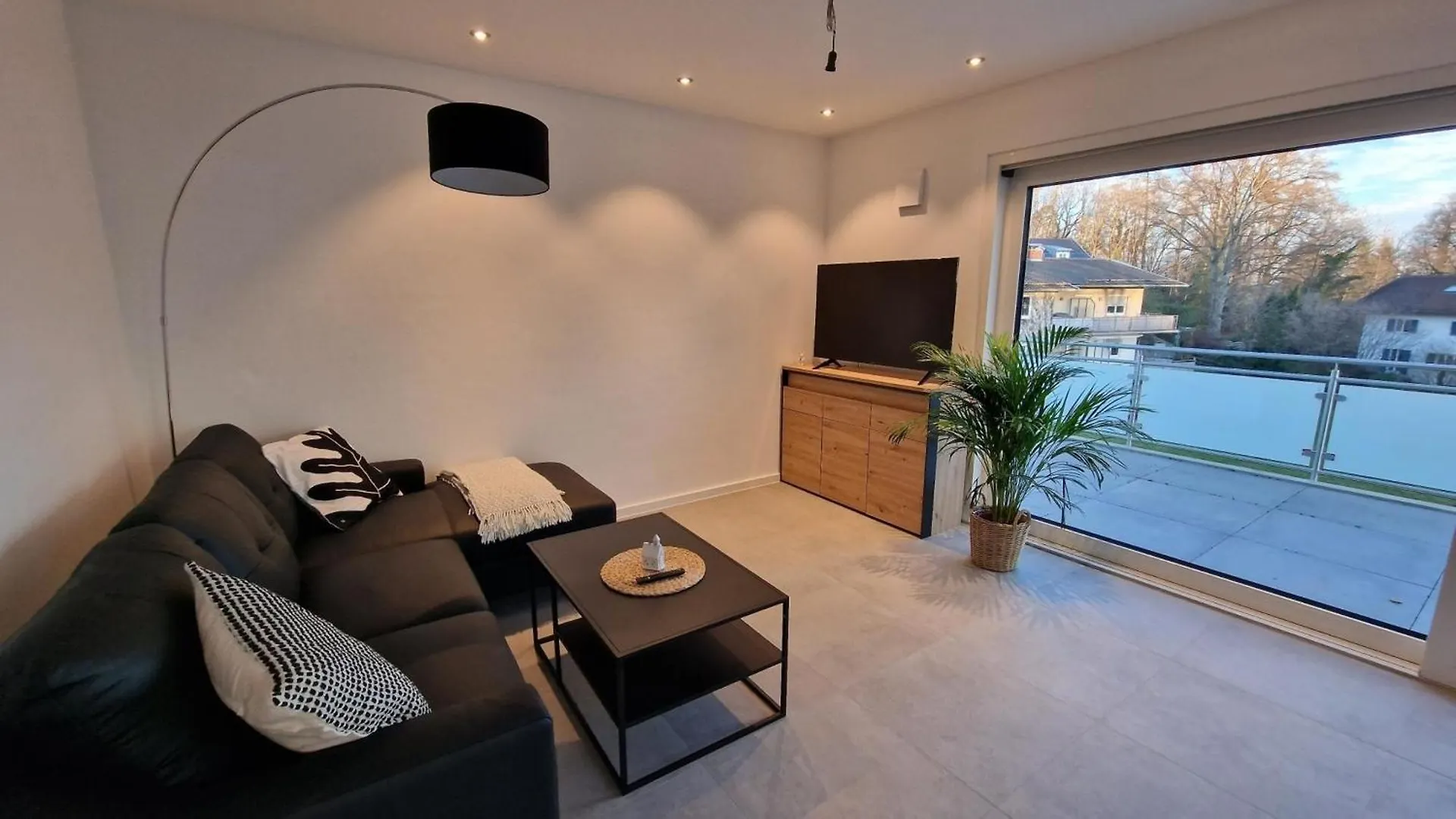 Doppelhaushaelfte - Moderner Neubau Im Gruenen, Nahe See, S-Bahn Und Mit E-Ladesaeule Villa Pocking  0*, Pocking (Starnberg) Germany